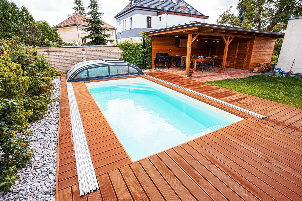 Výstavba bazénu a posezení, Praha-Zbraslav